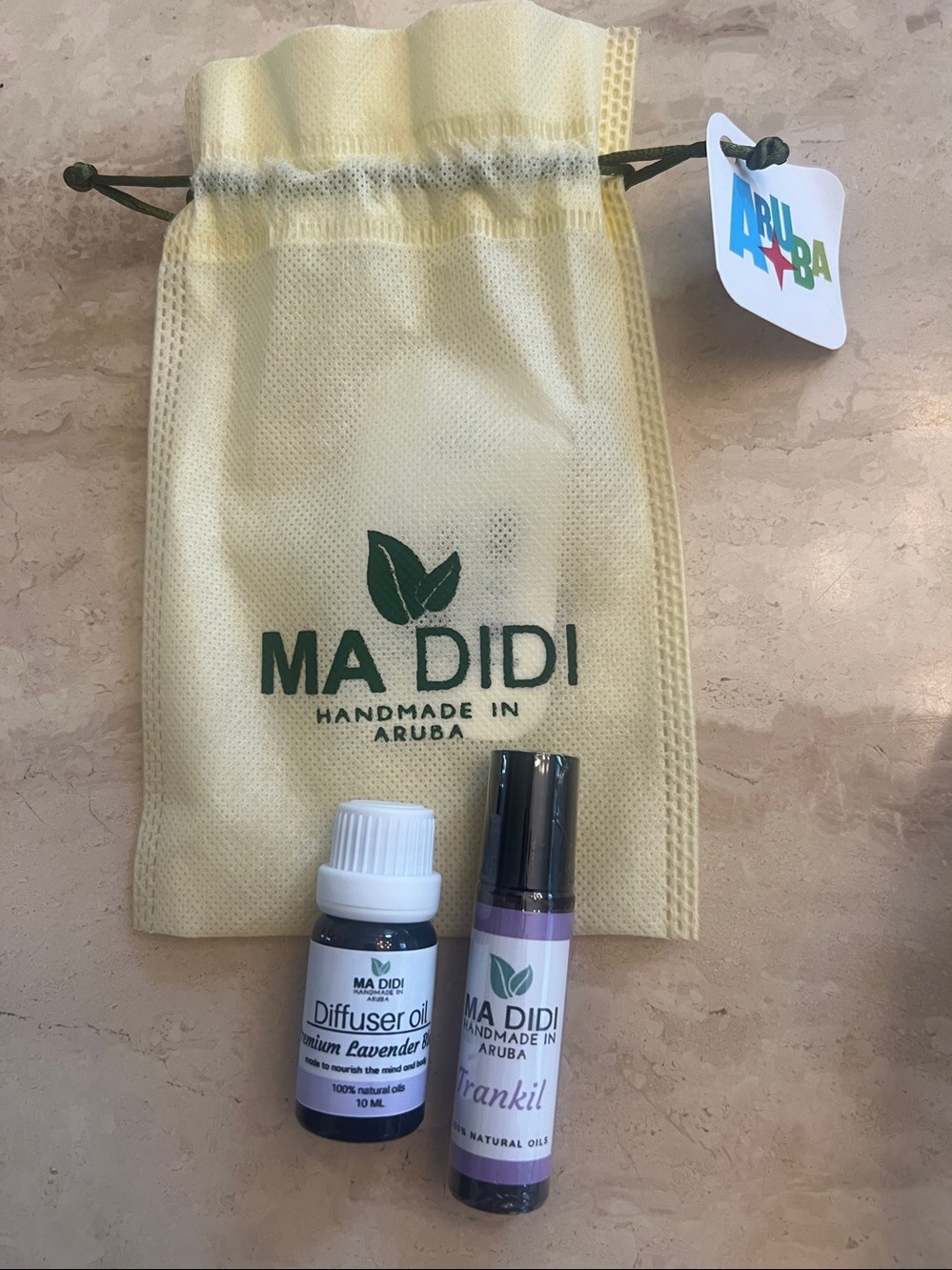 Aromatherapy Lavender Diffuser Oil/Trankil Roll On Ma Didi Handmade in Aruba.